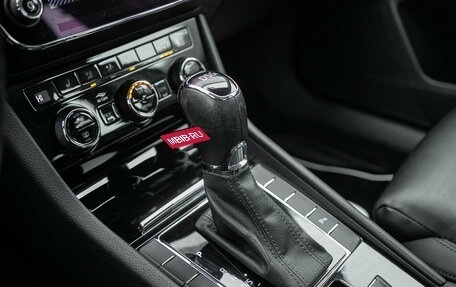 Skoda Superb III рестайлинг, 2018 год, 1 998 000 рублей, 10 фотография