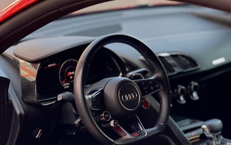 Audi R8, 2019 год, 18 700 000 рублей, 8 фотография