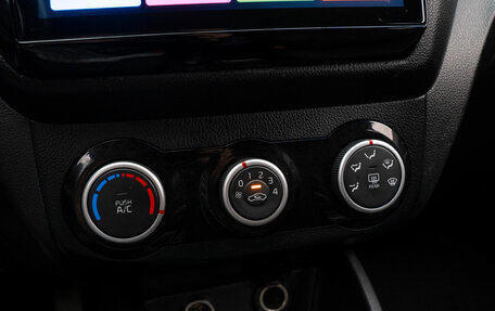 KIA Rio III рестайлинг, 2015 год, 930 000 рублей, 18 фотография