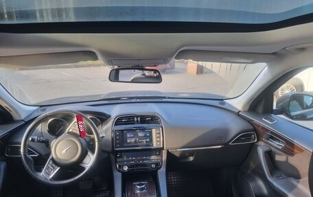 Jaguar F-Pace, 2017 год, 2 300 000 рублей, 8 фотография