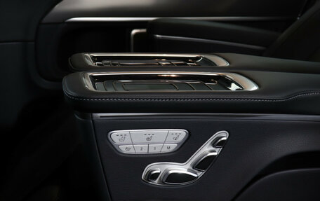 Mercedes-Benz V-Класс, 2024 год, 15 700 000 рублей, 21 фотография