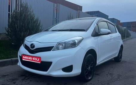 Toyota Vitz, 2013 год, 949 000 рублей, 1 фотография