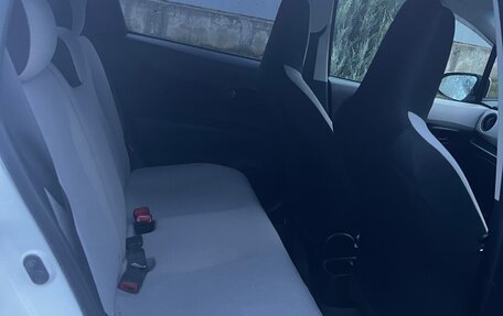 Toyota Vitz, 2013 год, 949 000 рублей, 10 фотография