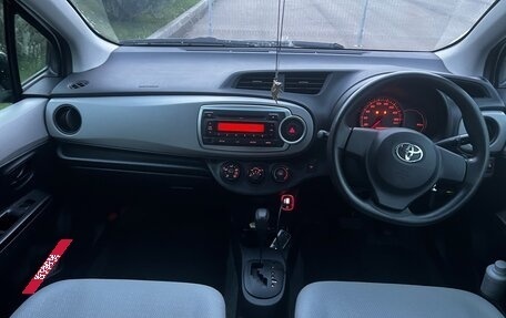 Toyota Vitz, 2013 год, 949 000 рублей, 11 фотография