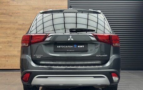 Mitsubishi Outlander III рестайлинг 3, 2019 год, 2 449 000 рублей, 5 фотография