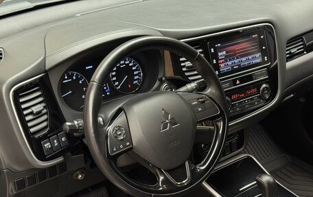 Mitsubishi Outlander III рестайлинг 3, 2019 год, 2 449 000 рублей, 10 фотография