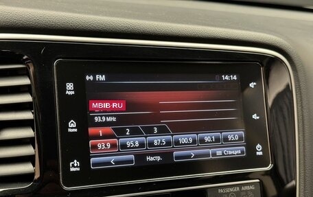 Mitsubishi Outlander III рестайлинг 3, 2019 год, 2 449 000 рублей, 13 фотография