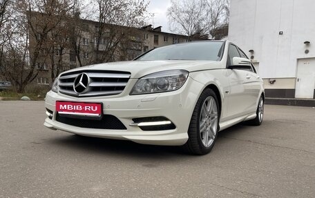 Mercedes-Benz C-Класс, 2010 год, 1 100 000 рублей, 1 фотография
