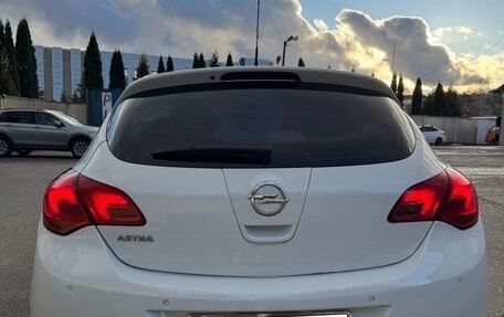 Opel Astra J, 2011 год, 715 000 рублей, 2 фотография