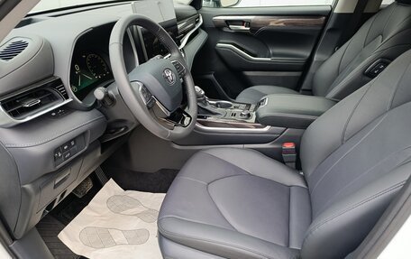 Toyota Highlander, 2025 год, 6 900 000 рублей, 12 фотография