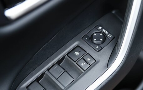 Toyota RAV4, 2025 год, 4 690 000 рублей, 18 фотография