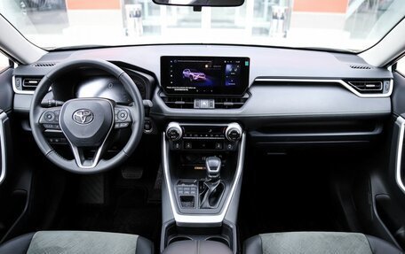 Toyota RAV4, 2025 год, 4 690 000 рублей, 17 фотография