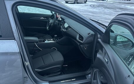 Opel Insignia II рестайлинг, 2019 год, 1 750 000 рублей, 12 фотография