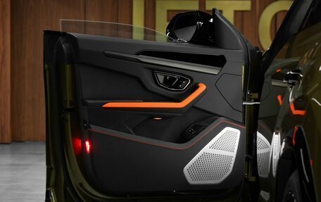 Lamborghini Urus I, 2025 год, 46 000 000 рублей, 9 фотография