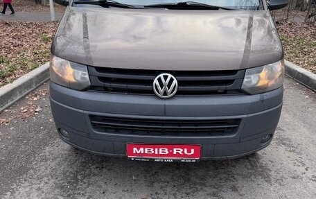 Volkswagen Caravelle T5, 2012 год, 1 670 000 рублей, 1 фотография