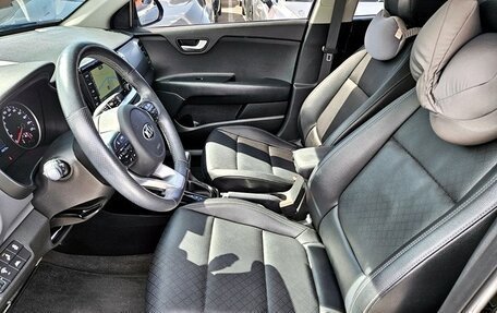 KIA Stonic, 2019 год, 1 600 000 рублей, 8 фотография