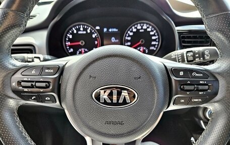 KIA Stonic, 2019 год, 1 600 000 рублей, 10 фотография