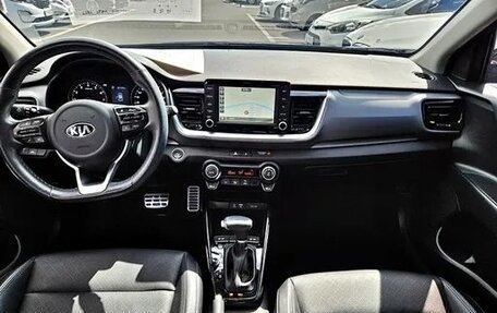 KIA Stonic, 2019 год, 1 600 000 рублей, 7 фотография