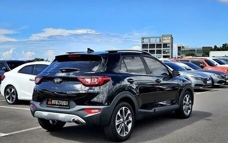 KIA Stonic, 2019 год, 1 600 000 рублей, 4 фотография