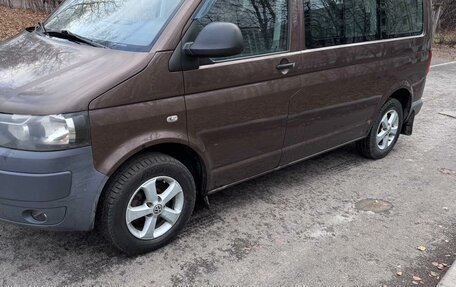 Volkswagen Caravelle T5, 2012 год, 1 670 000 рублей, 2 фотография
