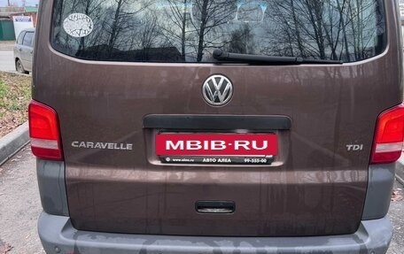 Volkswagen Caravelle T5, 2012 год, 1 670 000 рублей, 3 фотография