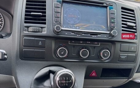 Volkswagen Caravelle T5, 2012 год, 1 670 000 рублей, 19 фотография