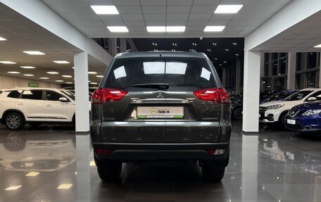 Mitsubishi Pajero Sport II рестайлинг, 2015 год, 1 895 000 рублей, 4 фотография