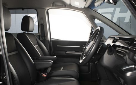 Honda Stepwgn IV, 2018 год, 2 460 000 рублей, 10 фотография