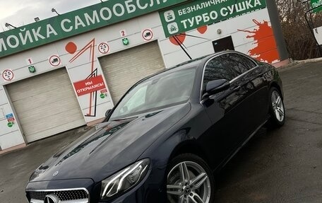 Mercedes-Benz E-Класс, 2019 год, 2 700 000 рублей, 1 фотография