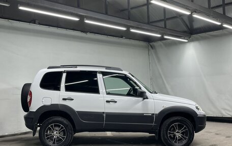 Chevrolet Niva I рестайлинг, 2018 год, 830 000 рублей, 8 фотография