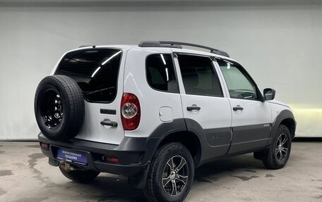 Chevrolet Niva I рестайлинг, 2018 год, 830 000 рублей, 4 фотография