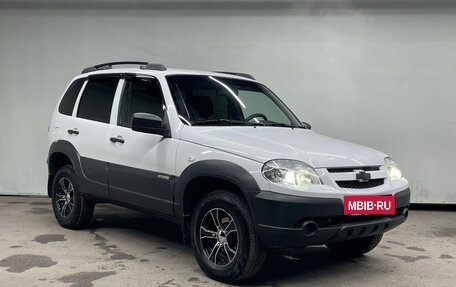 Chevrolet Niva I рестайлинг, 2018 год, 830 000 рублей, 2 фотография