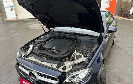 Mercedes-Benz E-Класс, 2019 год, 2 700 000 рублей, 7 фотография