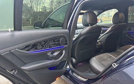 Mercedes-Benz E-Класс, 2019 год, 2 700 000 рублей, 17 фотография