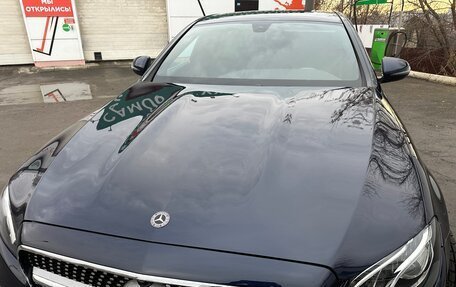 Mercedes-Benz E-Класс, 2019 год, 2 700 000 рублей, 29 фотография