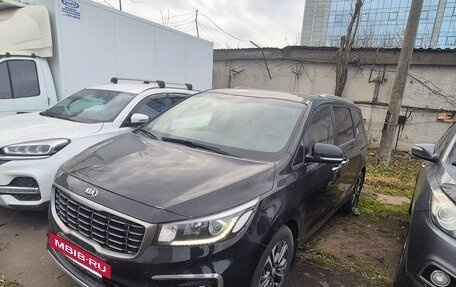 KIA Carnival III, 2018 год, 2 130 000 рублей, 2 фотография