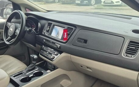 KIA Carnival III, 2018 год, 2 130 000 рублей, 5 фотография