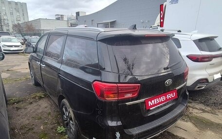 KIA Carnival III, 2018 год, 2 130 000 рублей, 3 фотография