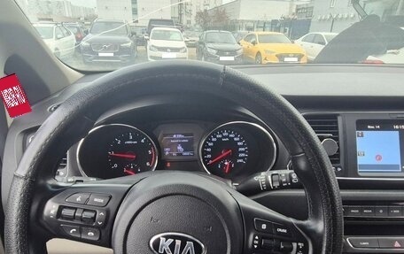 KIA Carnival III, 2018 год, 2 130 000 рублей, 8 фотография