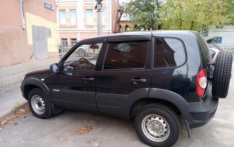 Chevrolet Niva I рестайлинг, 2015 год, 580 000 рублей, 3 фотография