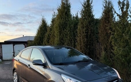 Hyundai Solaris II рестайлинг, 2013 год, 895 000 рублей, 3 фотография