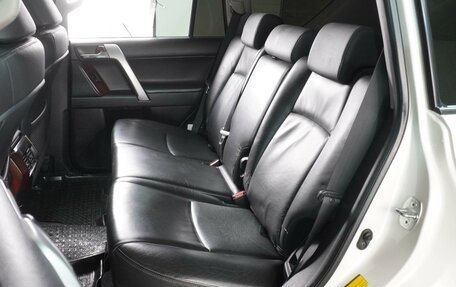 Toyota Land Cruiser Prado 150 рестайлинг 2, 2014 год, 3 819 000 рублей, 9 фотография