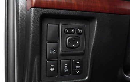 Toyota Land Cruiser Prado 150 рестайлинг 2, 2014 год, 3 819 000 рублей, 21 фотография