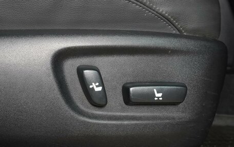 Toyota Land Cruiser Prado 150 рестайлинг 2, 2014 год, 3 819 000 рублей, 24 фотография