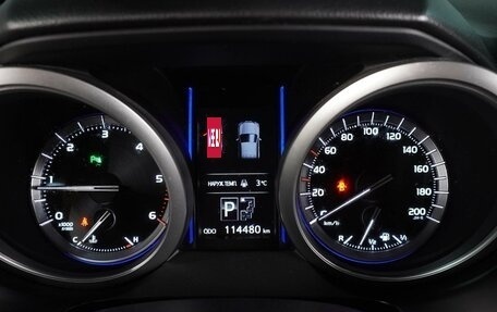 Toyota Land Cruiser Prado 150 рестайлинг 2, 2014 год, 3 819 000 рублей, 26 фотография