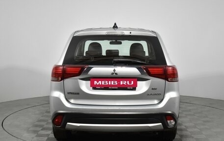 Mitsubishi Outlander III рестайлинг 3, 2015 год, 1 199 000 рублей, 6 фотография