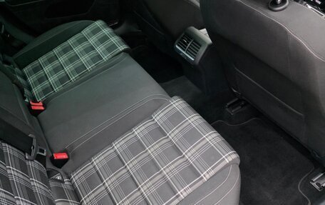 Volkswagen Golf VII, 2018 год, 2 590 000 рублей, 21 фотография