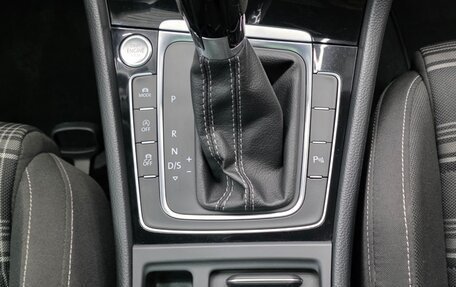 Volkswagen Golf VII, 2018 год, 2 590 000 рублей, 20 фотография