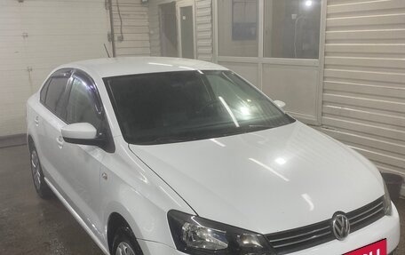 Volkswagen Polo VI (EU Market), 2013 год, 880 000 рублей, 3 фотография