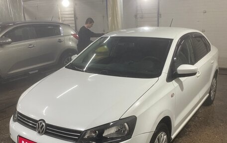Volkswagen Polo VI (EU Market), 2013 год, 880 000 рублей, 2 фотография